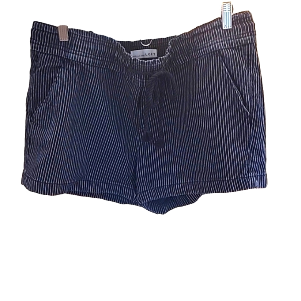 Loft size L shorts
